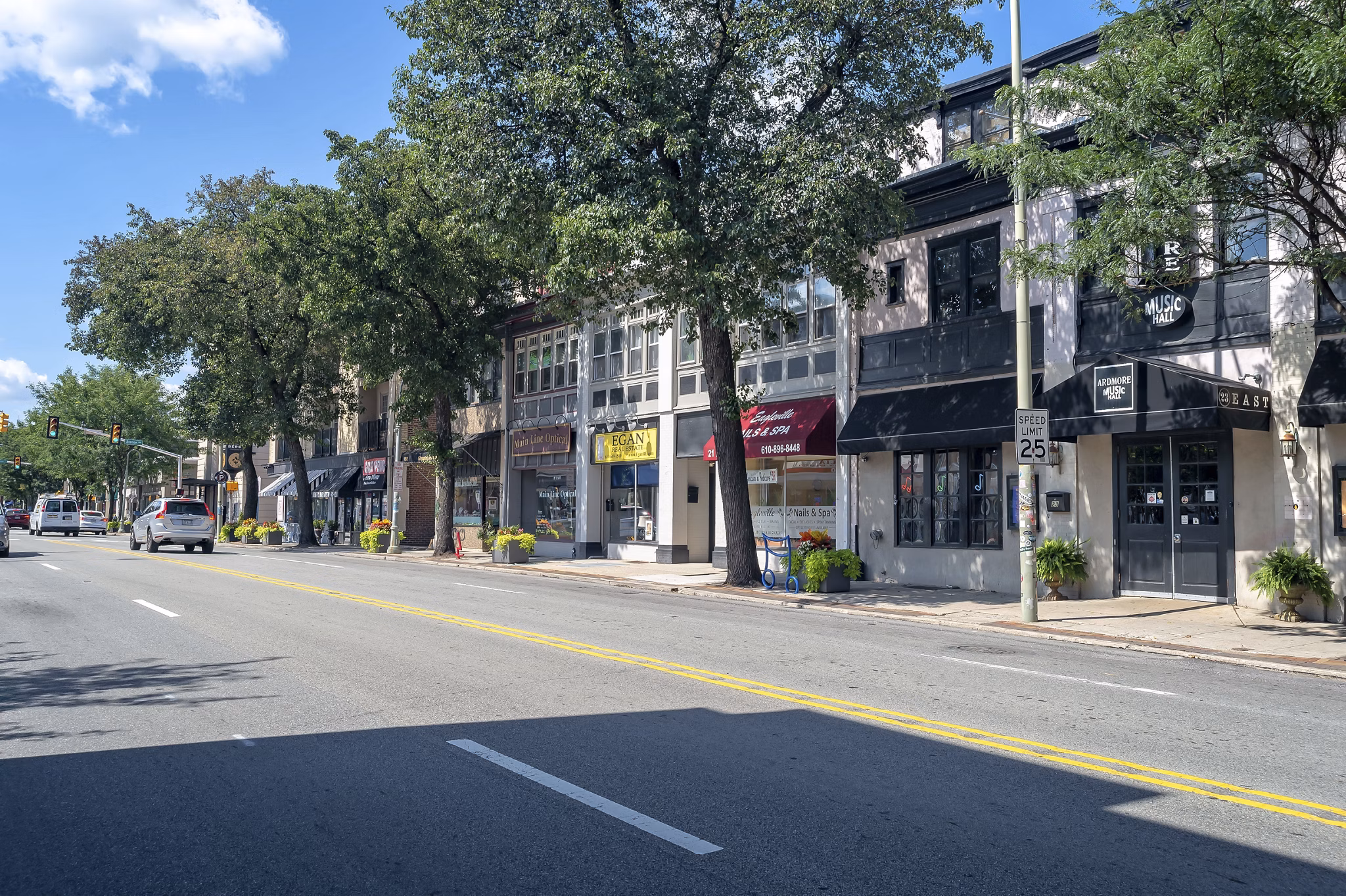 Neighborhood at One Ardmore Apartments