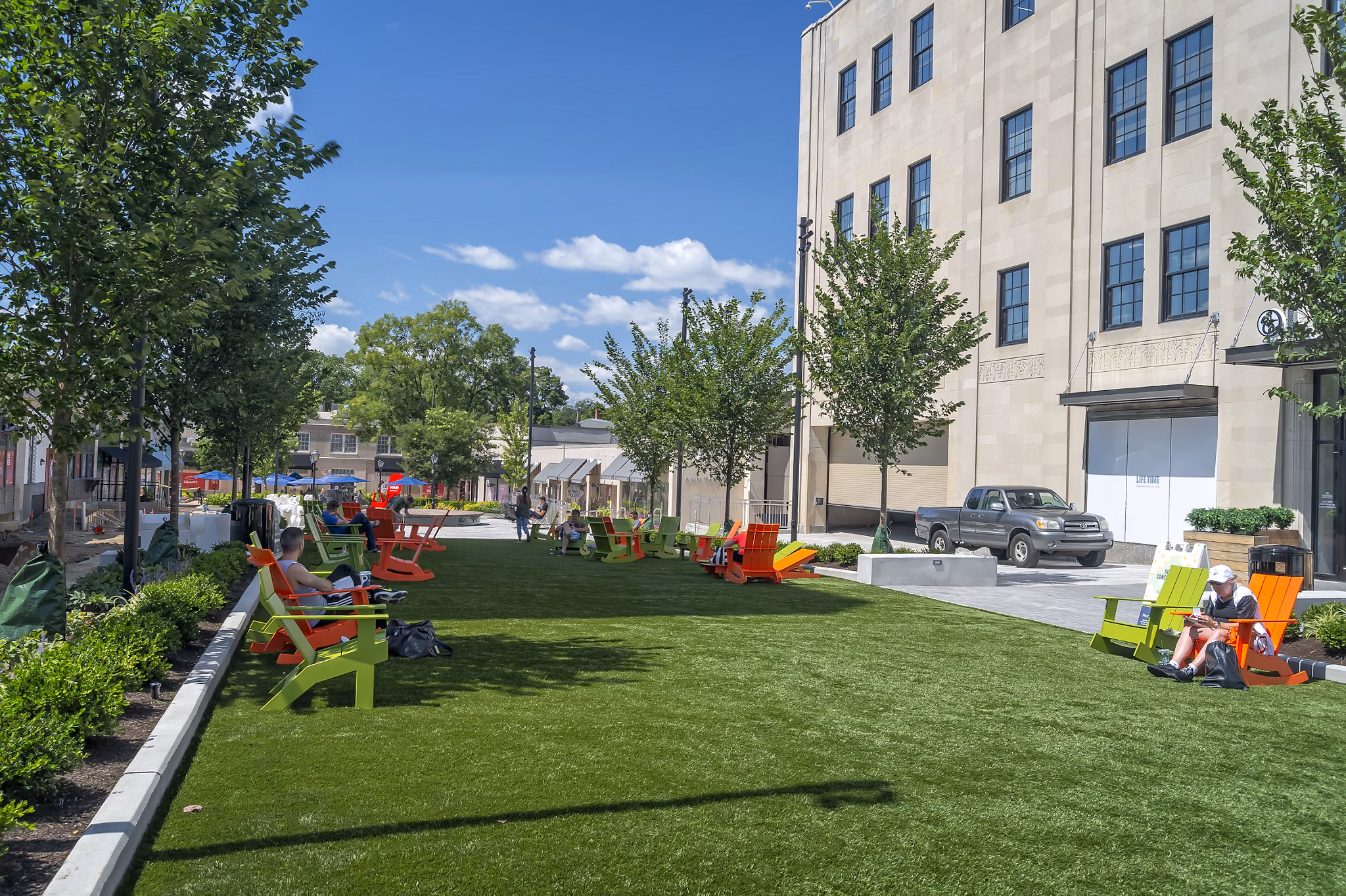 patio at One Ardmore Apartments