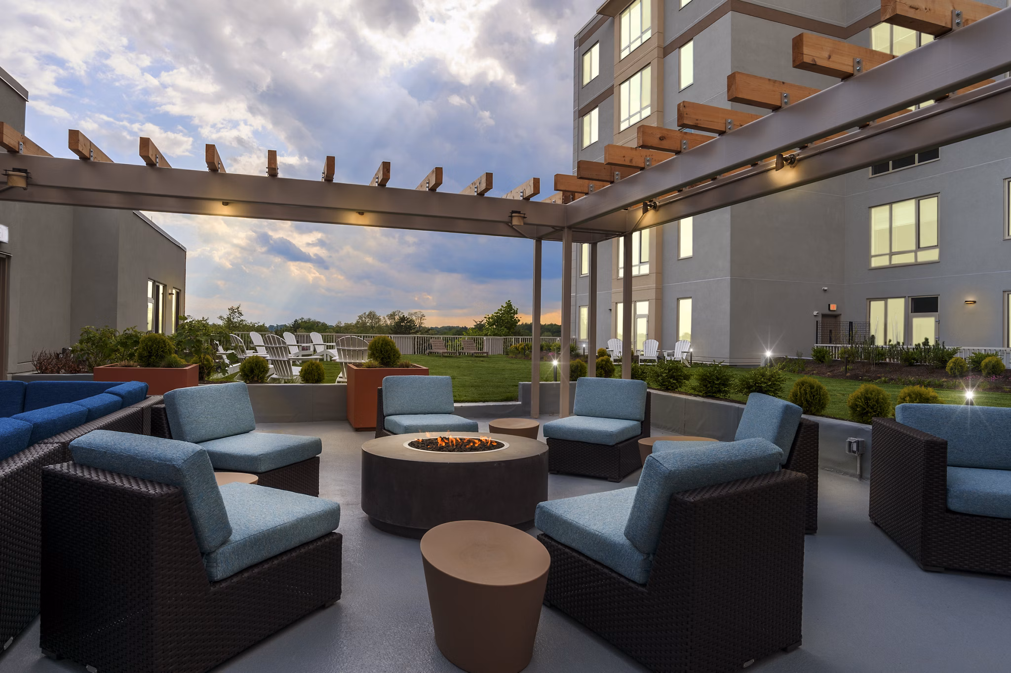 patio at One Ardmore Apartments