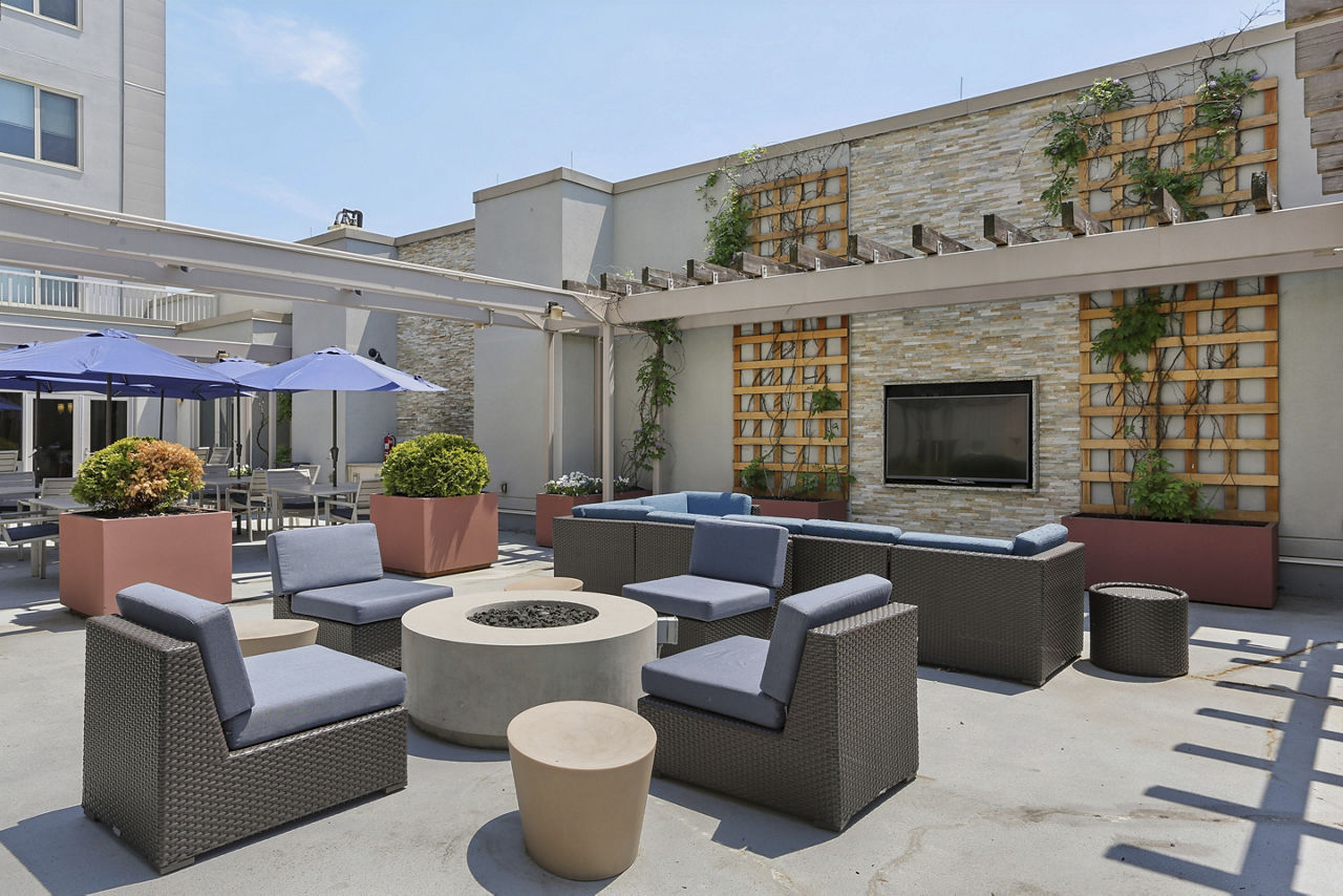 Lounge at One Ardmore (2 of 2)
