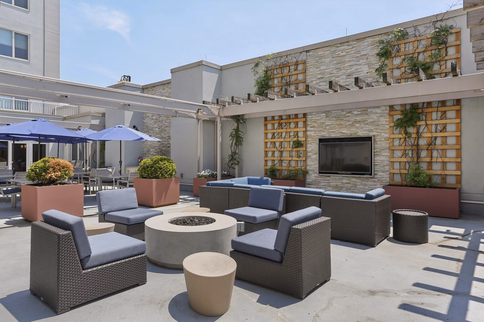 Patio at One Ardmore Apartments