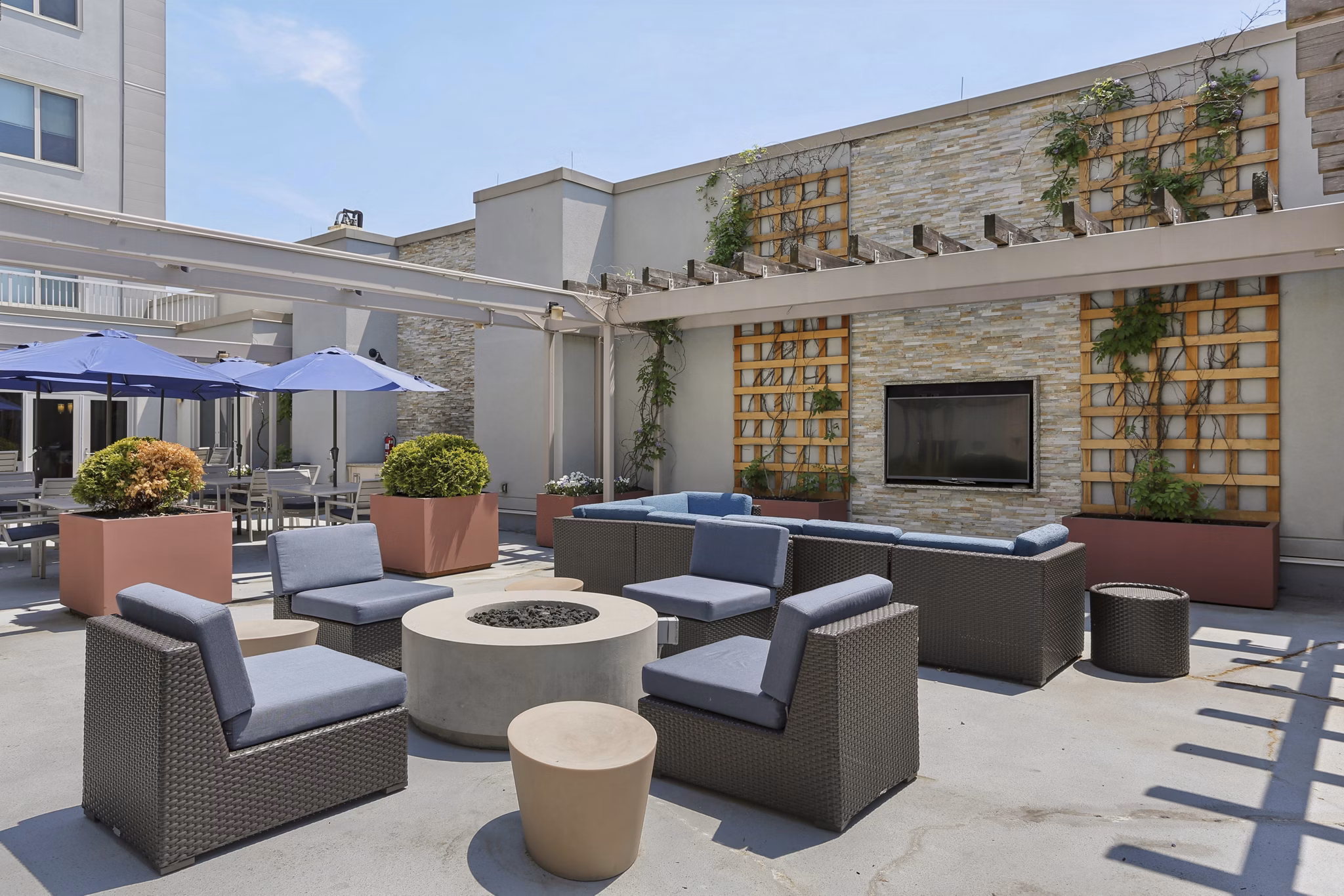 Patio at One Ardmore Apartments