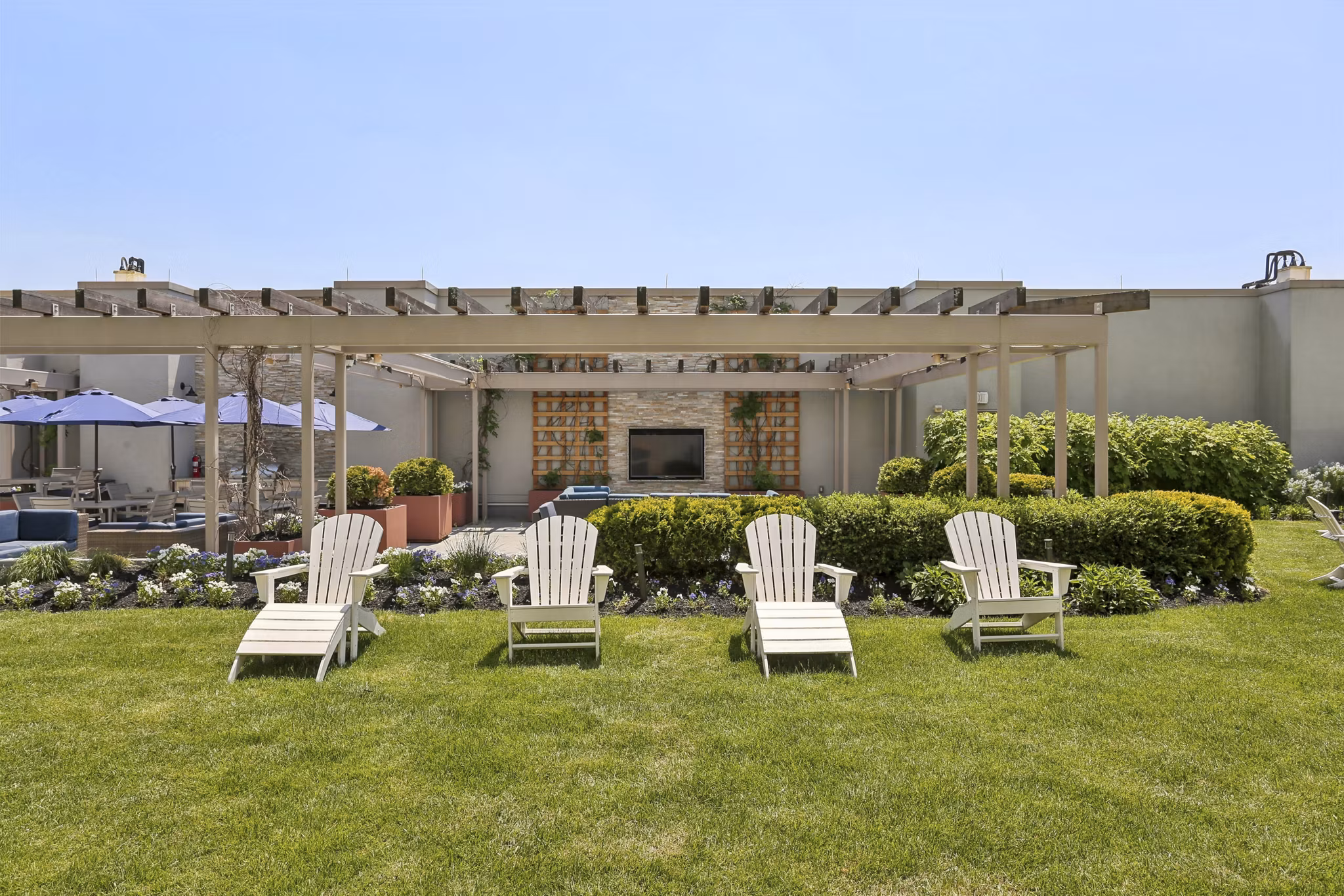 Recreational Area at One Ardmore Apartments