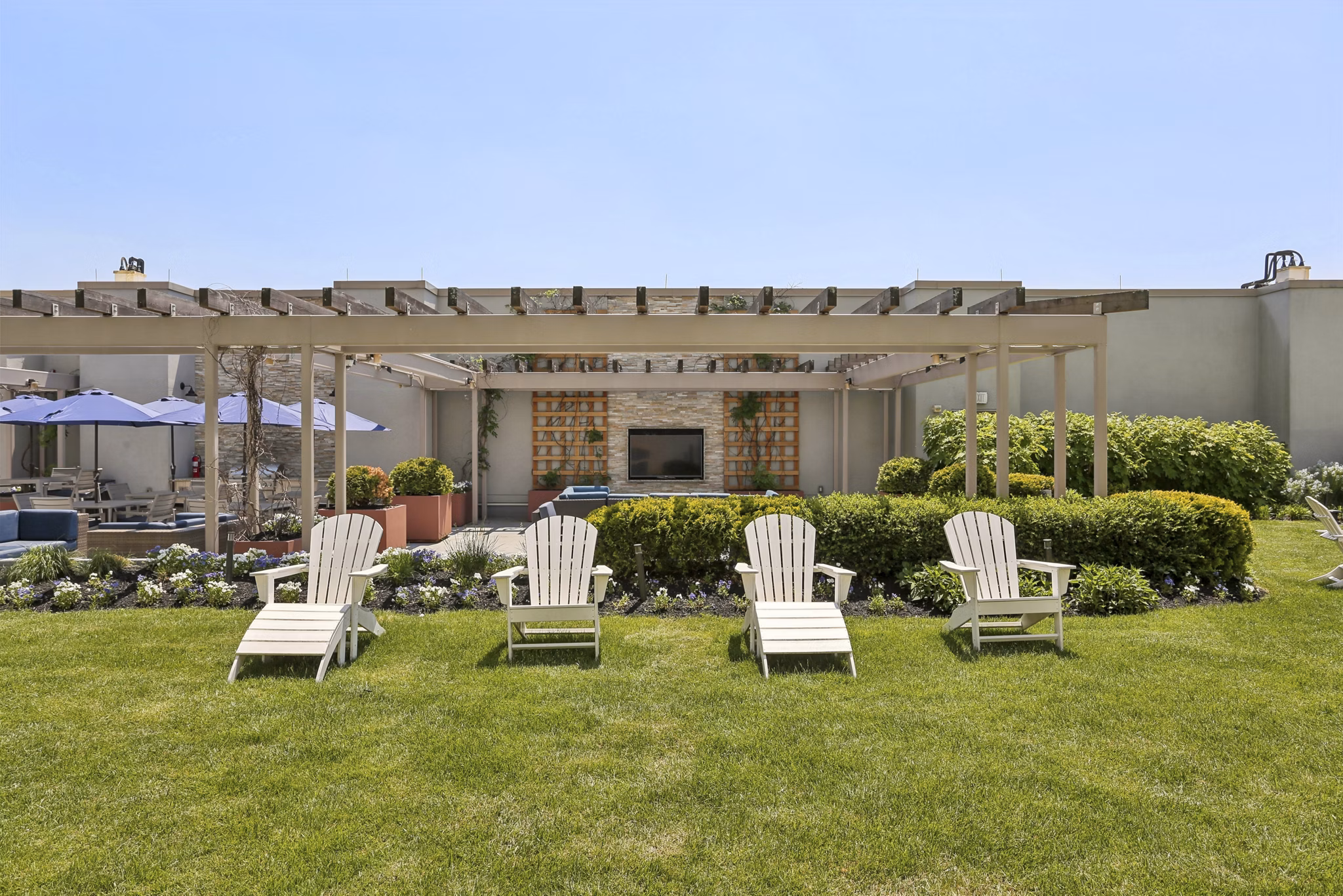 Recreational Area at One Ardmore Apartments