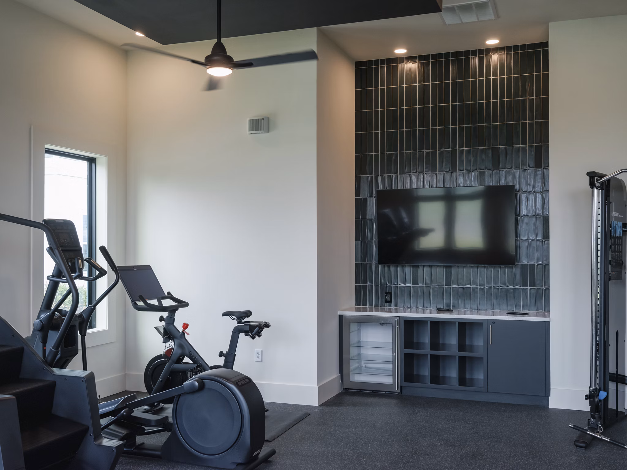 fitness center at Altera Jacaranda Apartments 