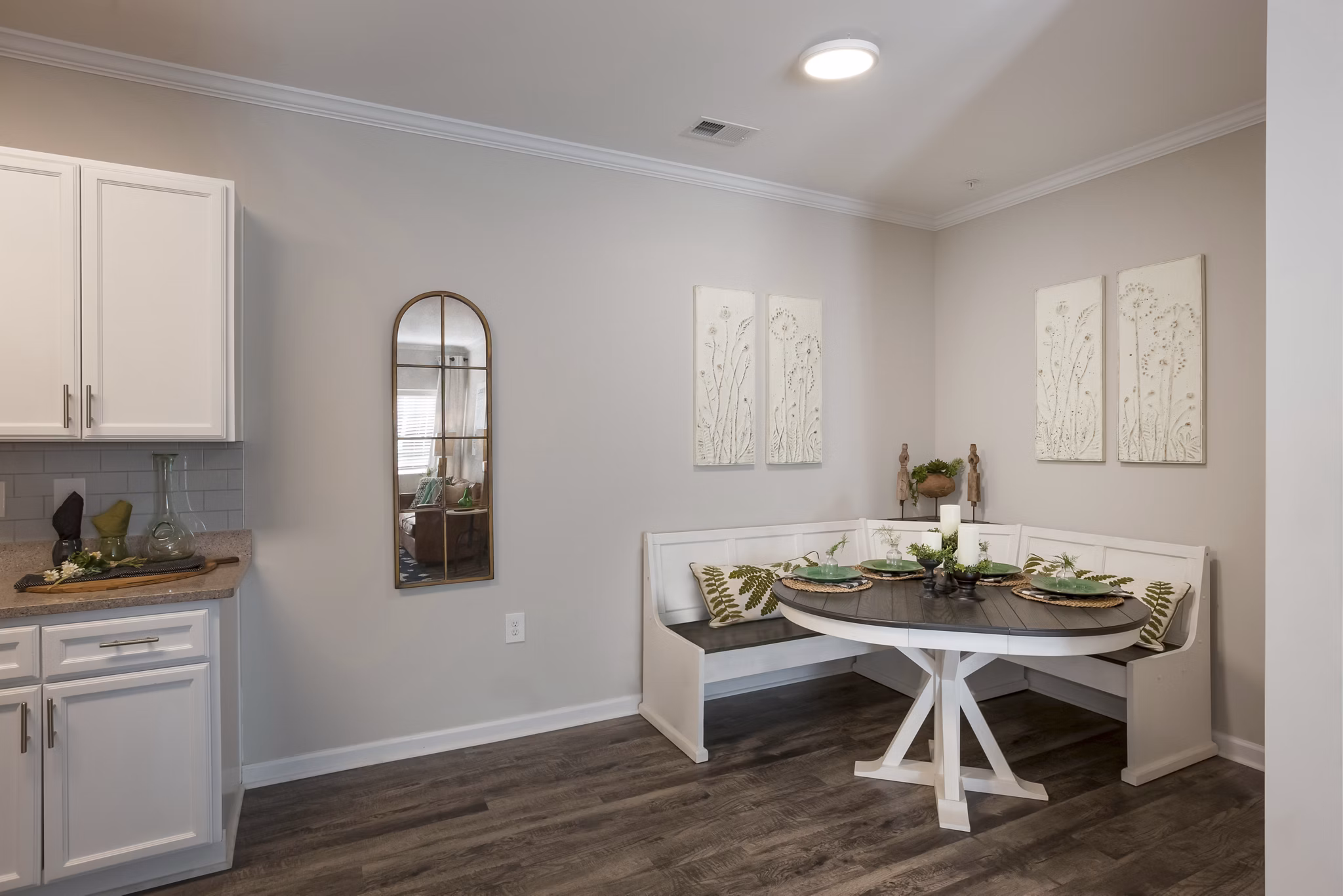dining room at The Summit on 401 Apartments 