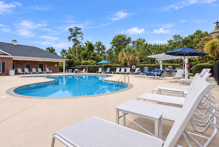 pool at The Summit on 401 Apartments 