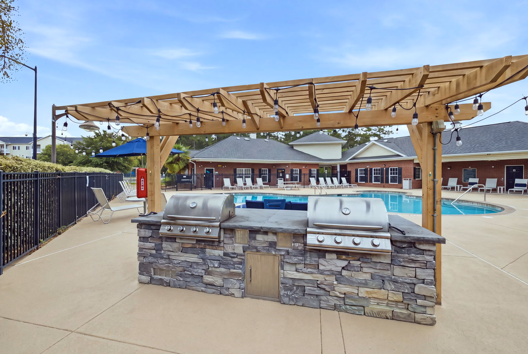 Grill Area at The Summit on 401 Apartments