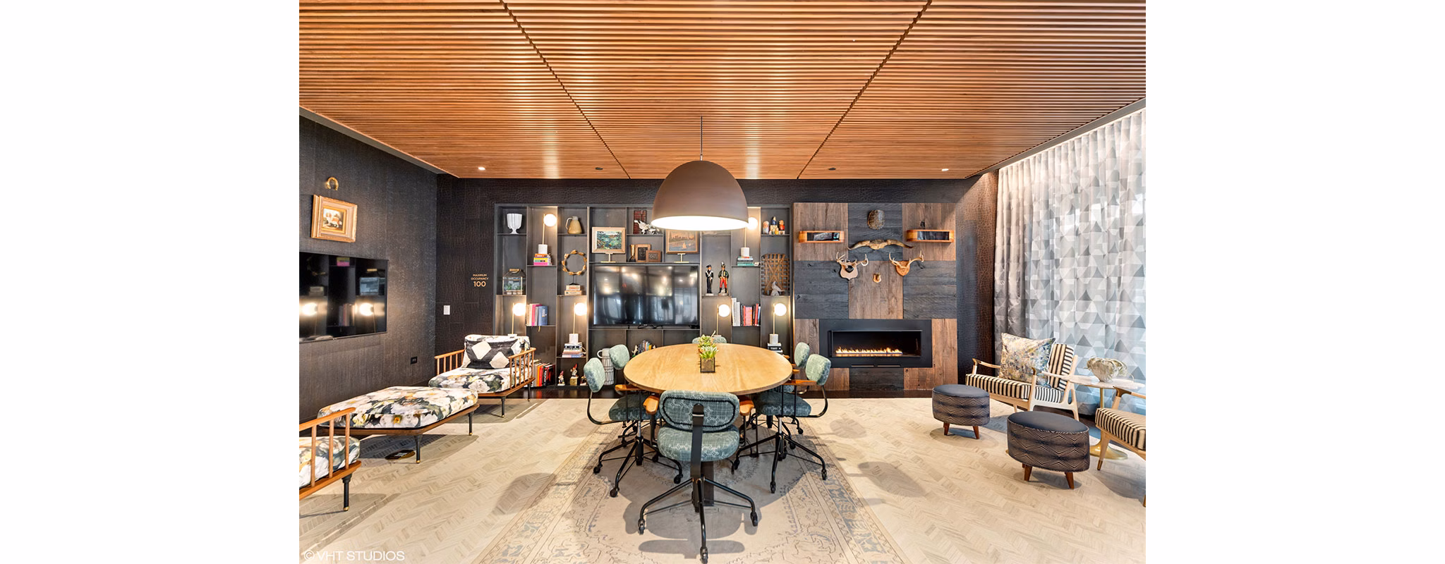 Clubhouse/Lobby at Albion Oak Park Apartments
