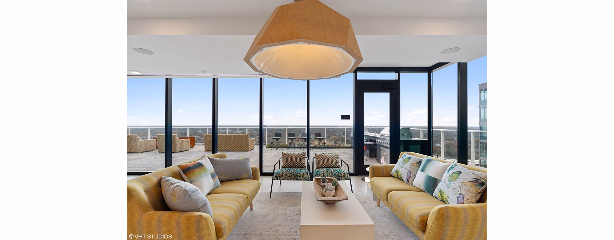 Clubhouse/Lobby at Albion Oak Park Apartments