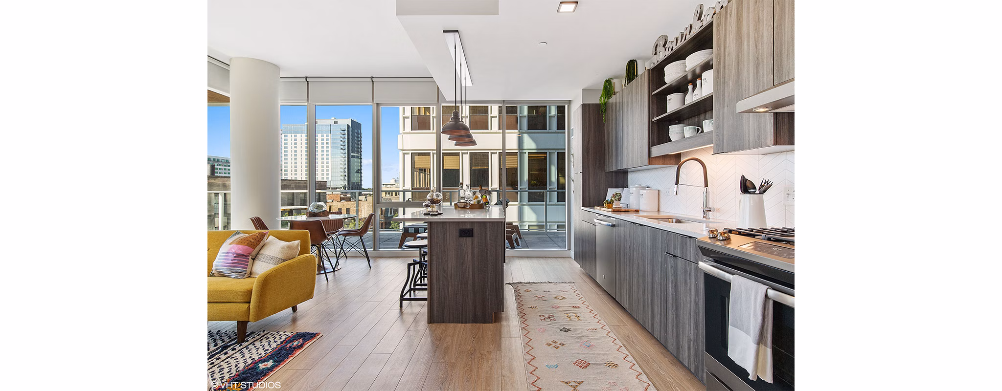 Kitchen at Albion Oak Park Apartments