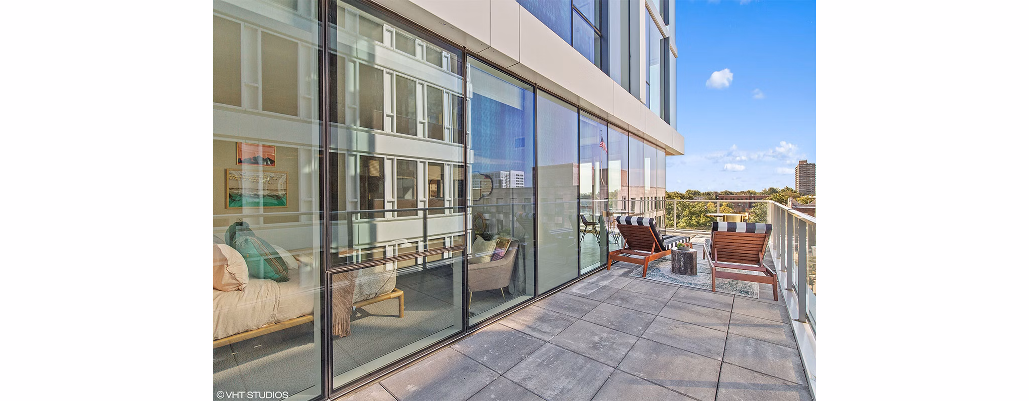 Patio at Albion Oak Park Apartments