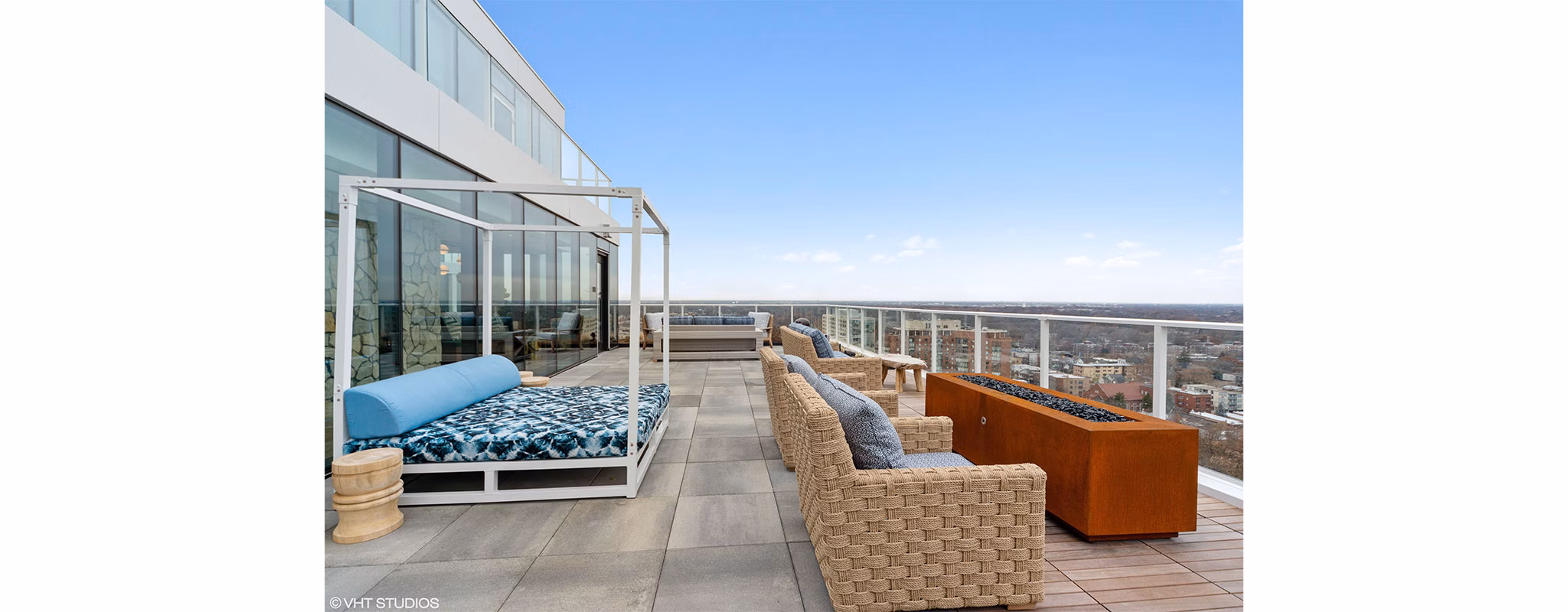Patio at Albion Oak Park Apartments