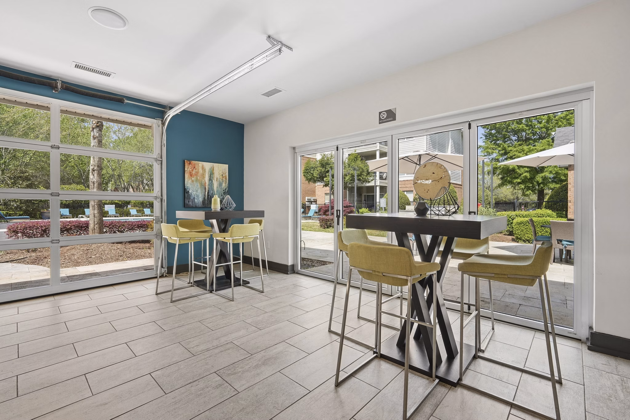 dining room at Presley Oaks Apartments 