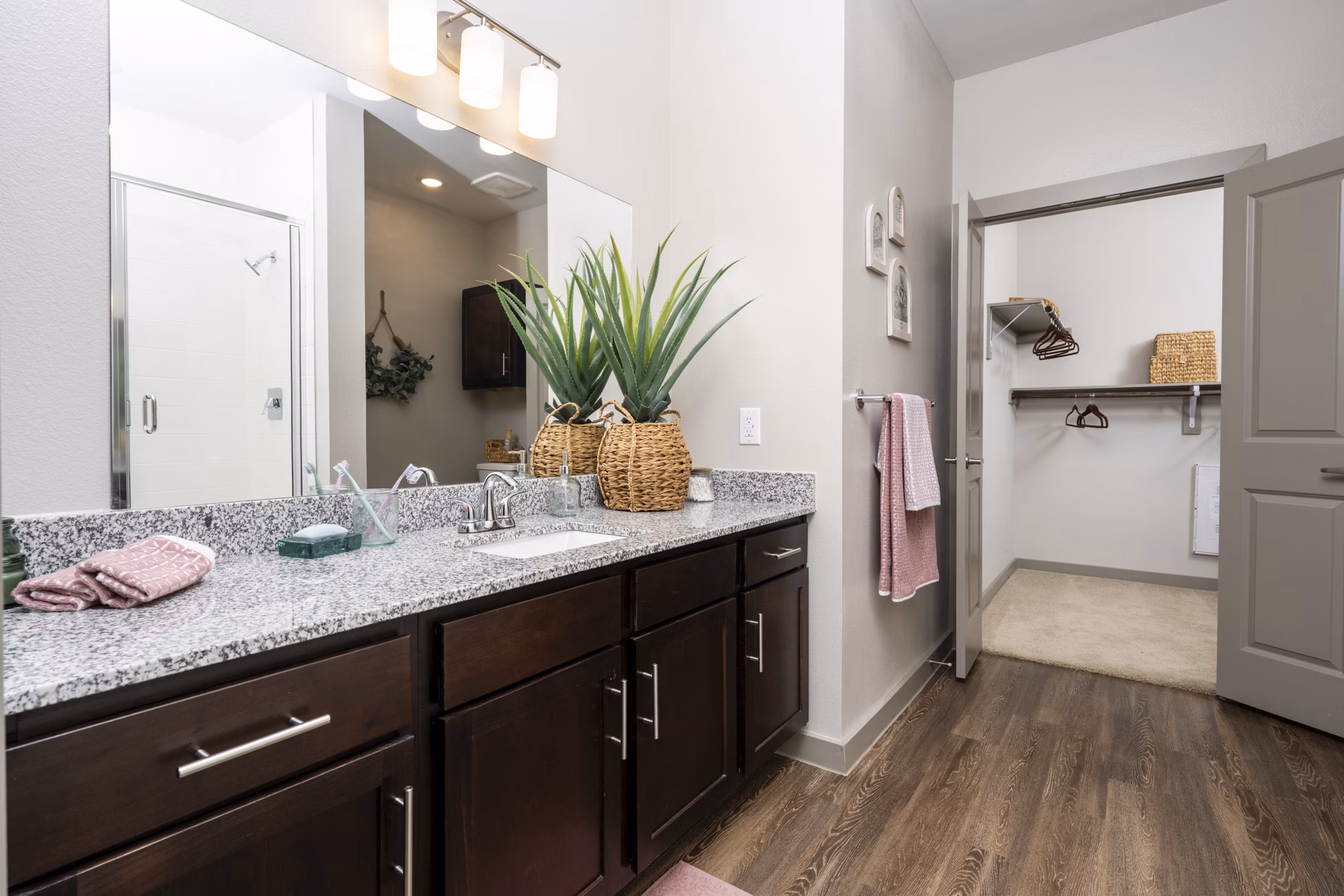 bathroom at Alders Prosper Apartments 