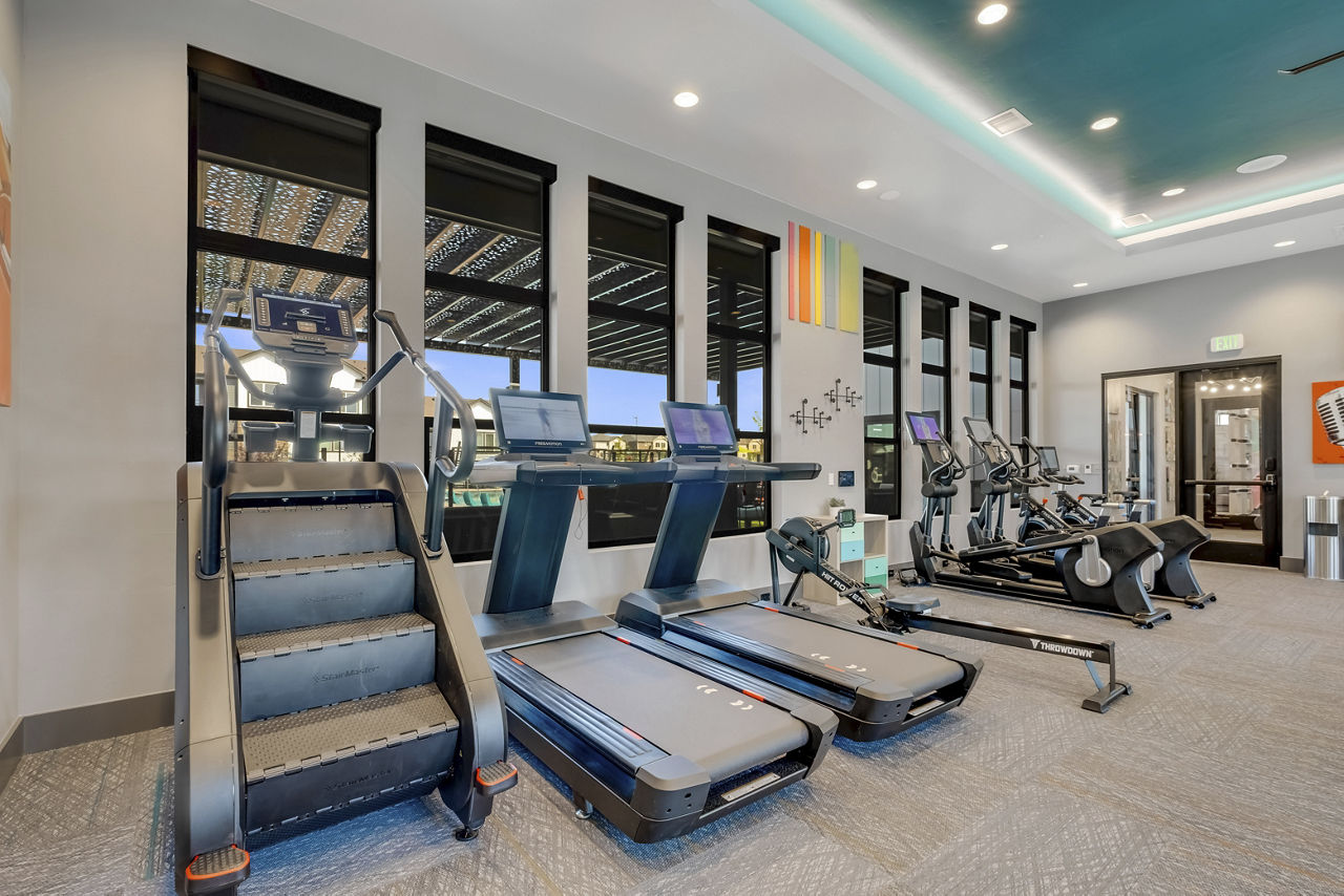 Gym at Outlook Horizons (3 of 4)