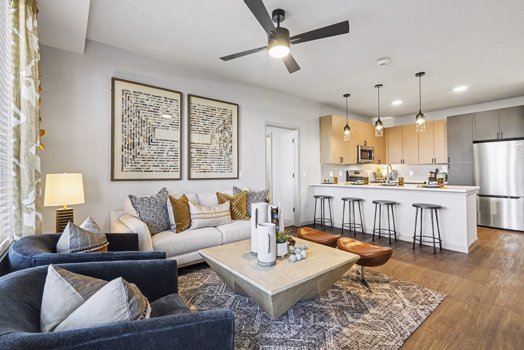 living room at Outlook Horizons Apartments 