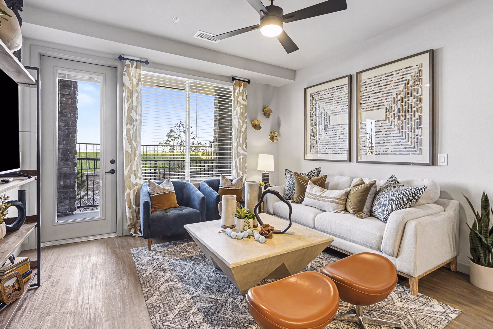 living room at Outlook Horizons Apartments 