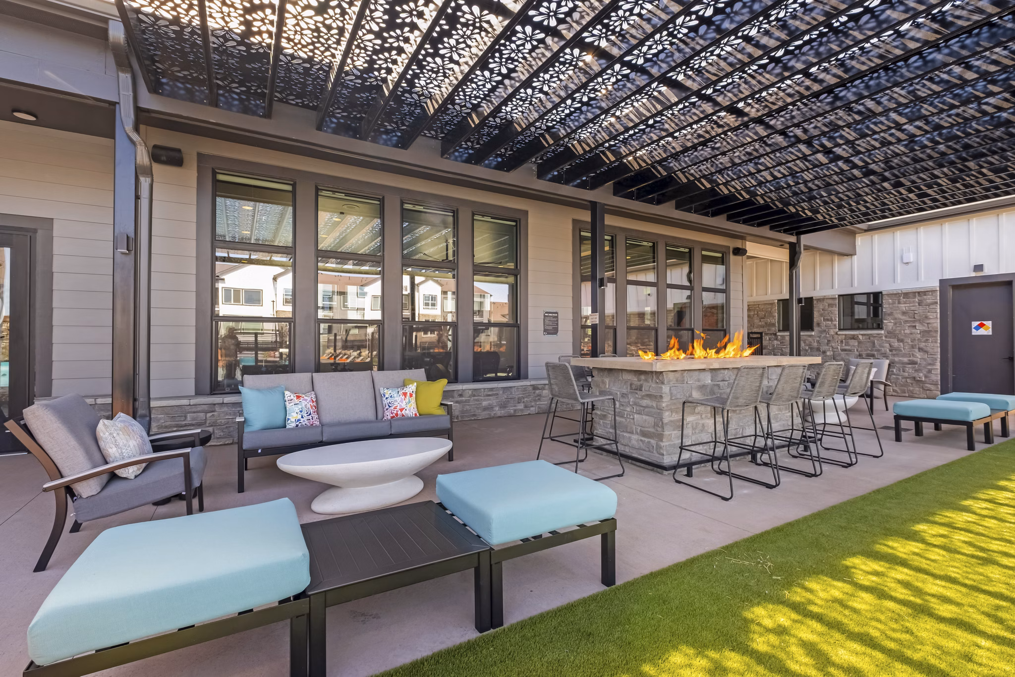grill area at Outlook Horizons Apartments 