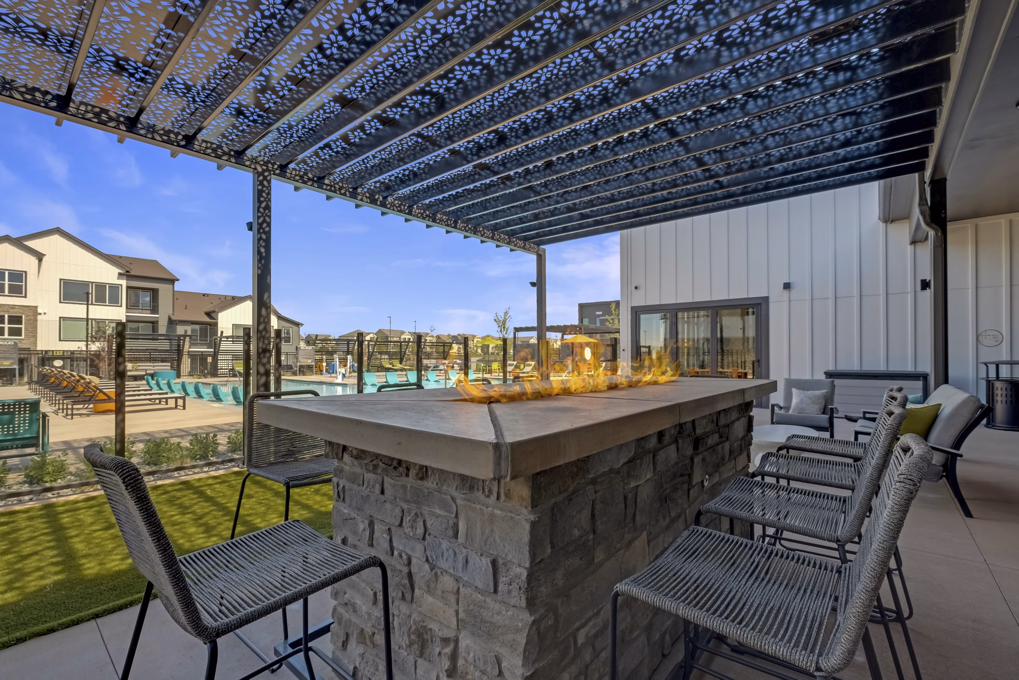 grill area at Outlook Horizons Apartments 