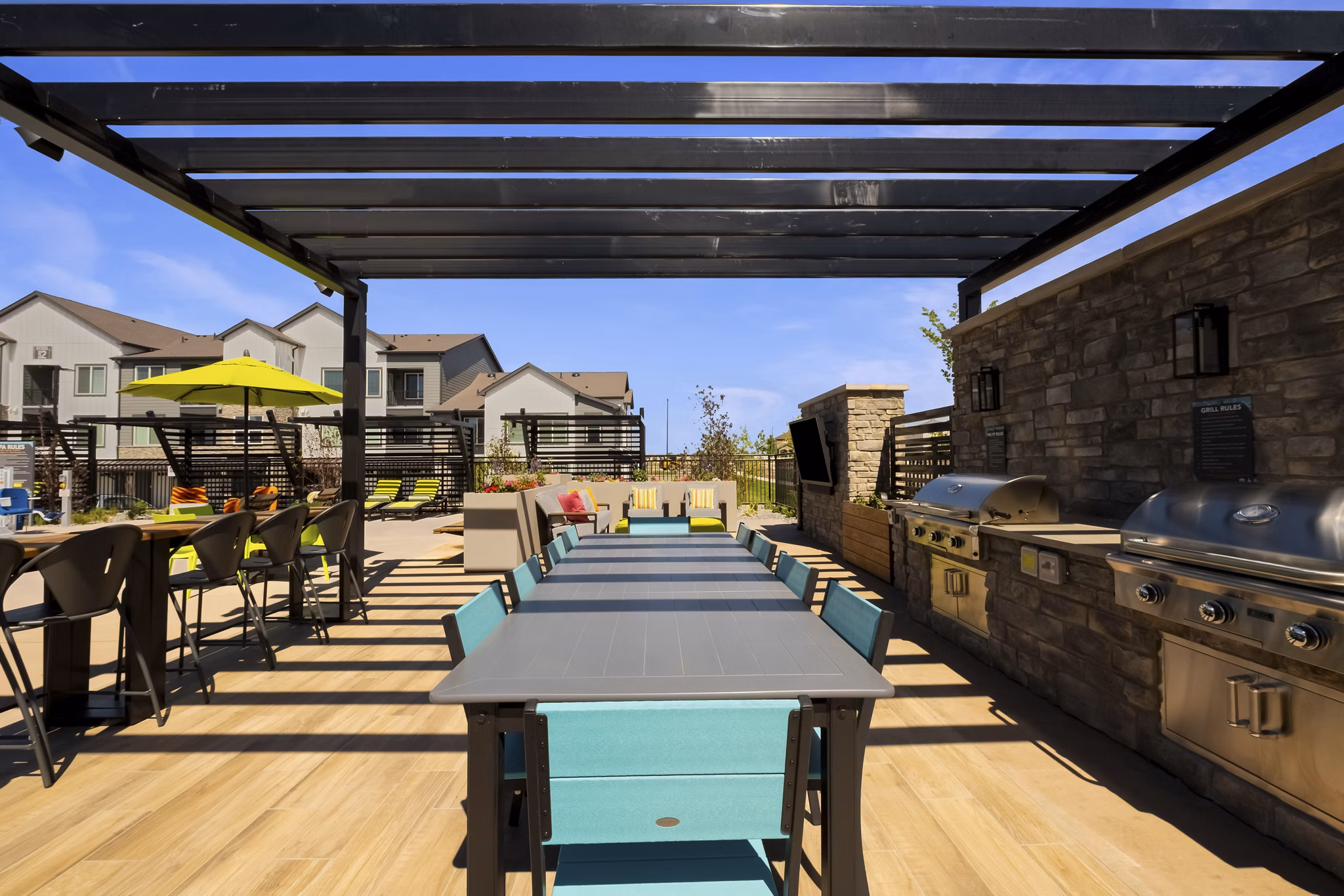 grill area at Outlook Horizons Apartments 