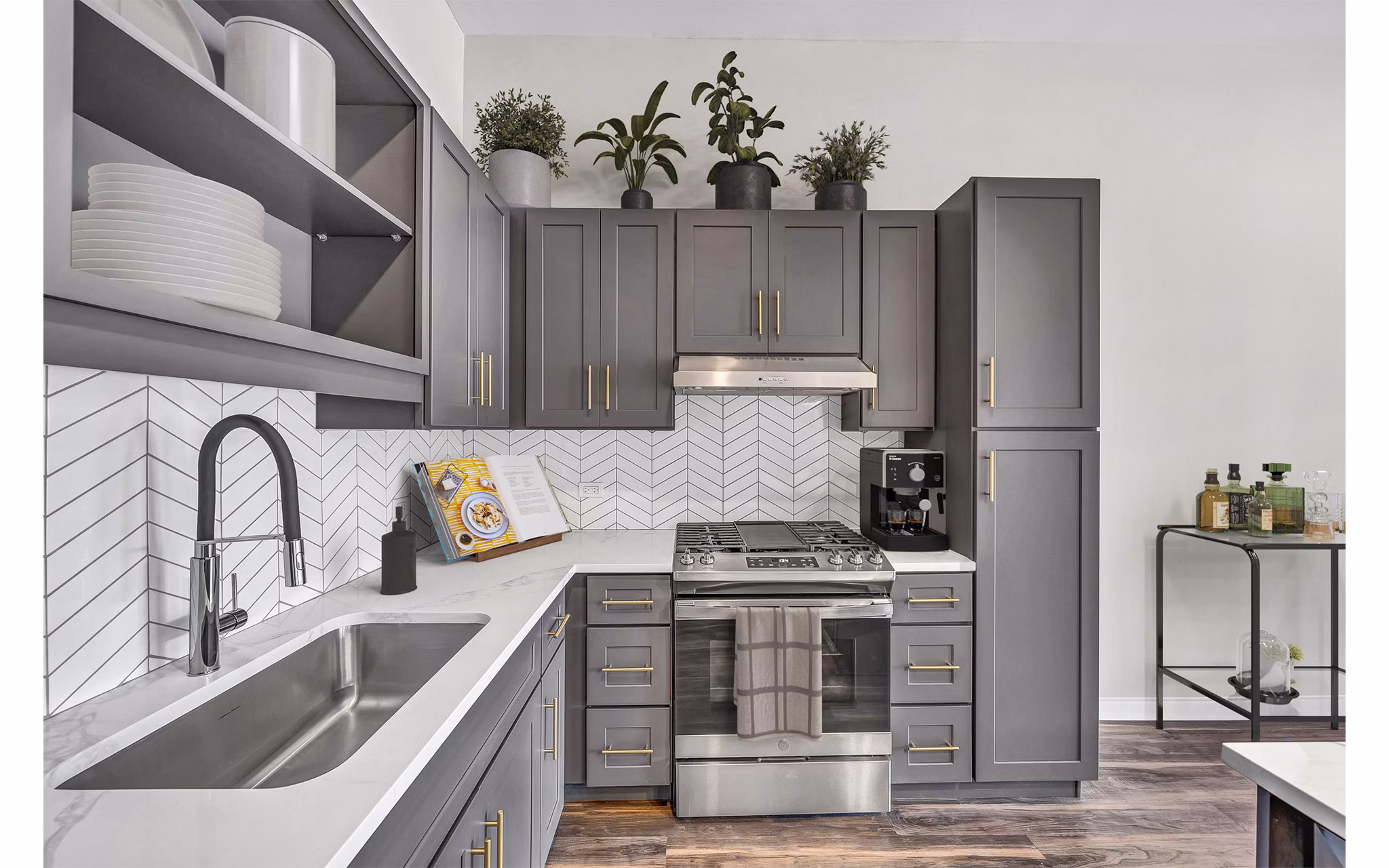 kitchen at Albion Highland Park East Apartments