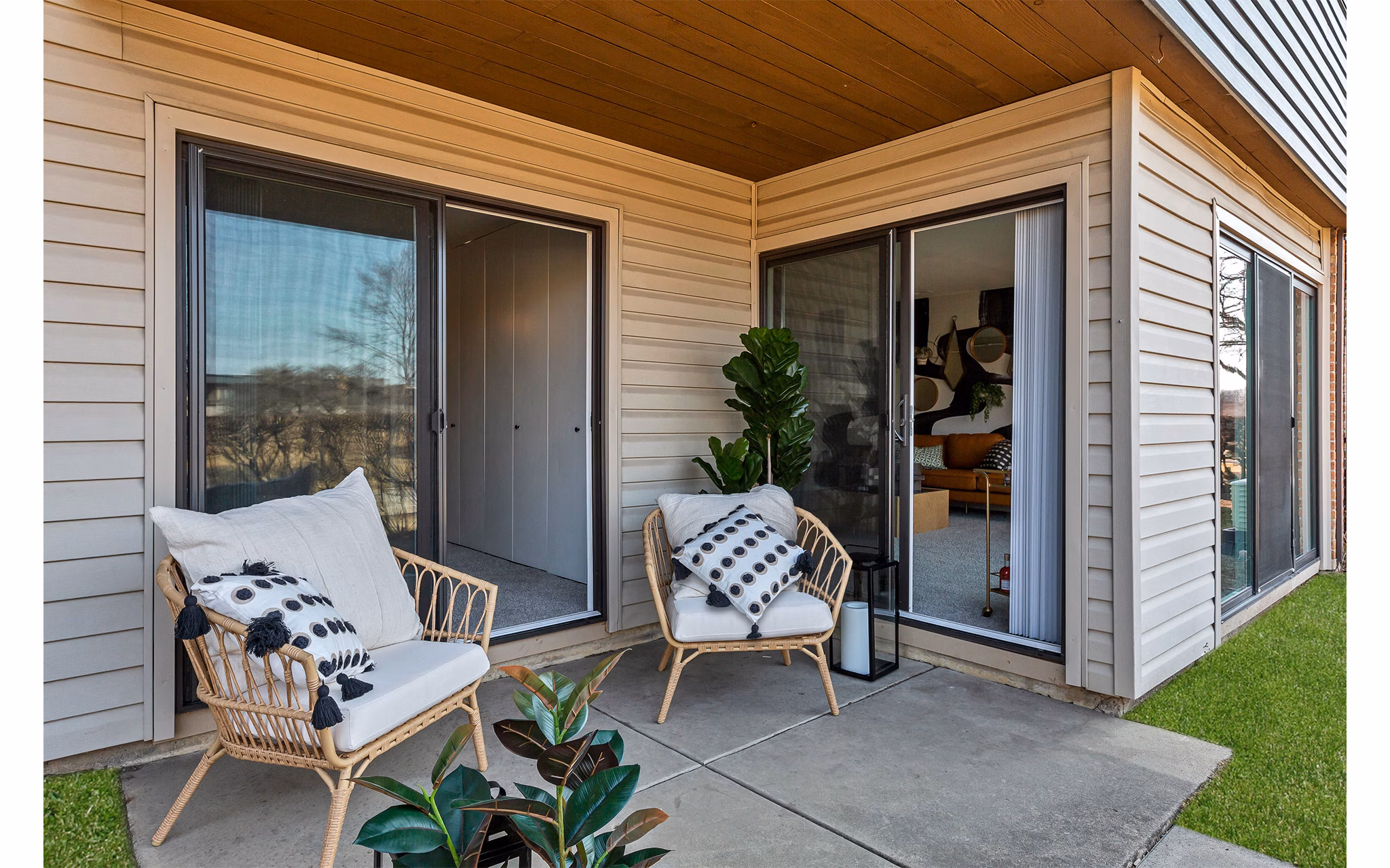 Patio at Albion On Northwest Apartments