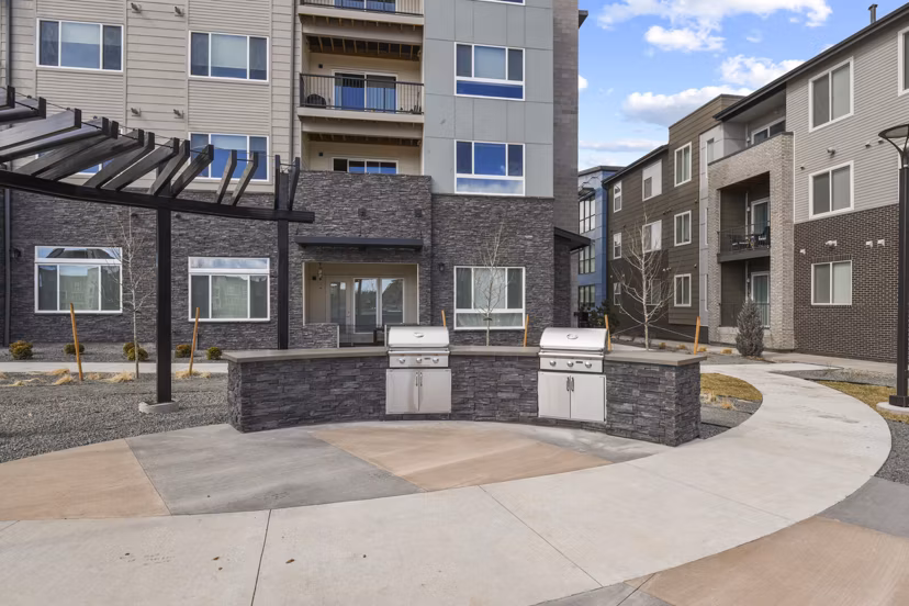 grill area at Parkside at Littleton Village Apartments 