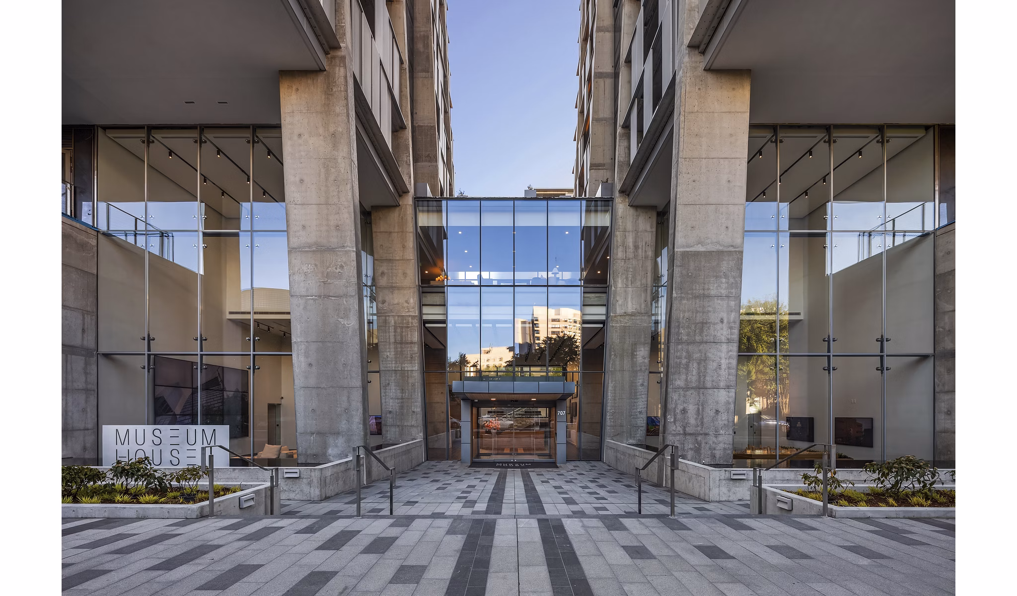 exterior at Museum House Apartments