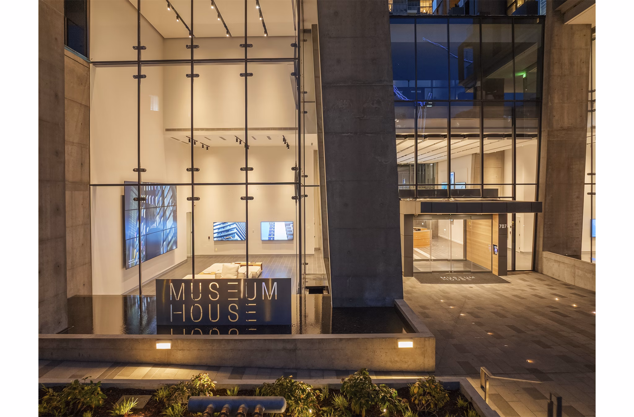 exterior at Museum House Apartments