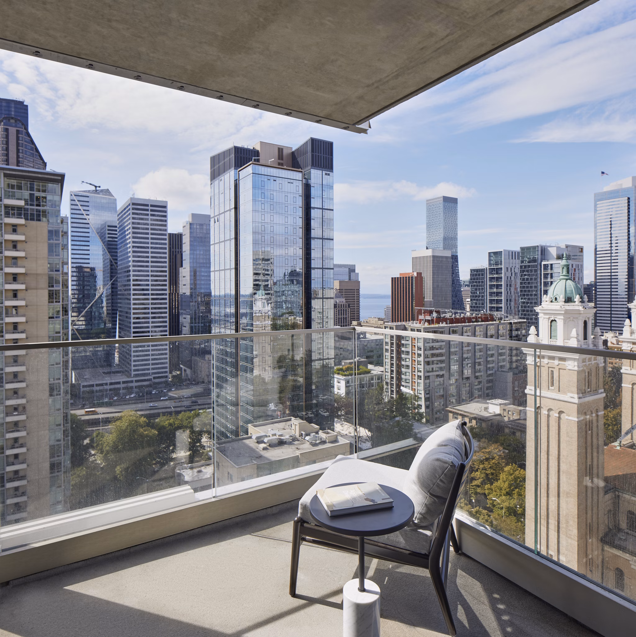 patio at Museum House Apartments
