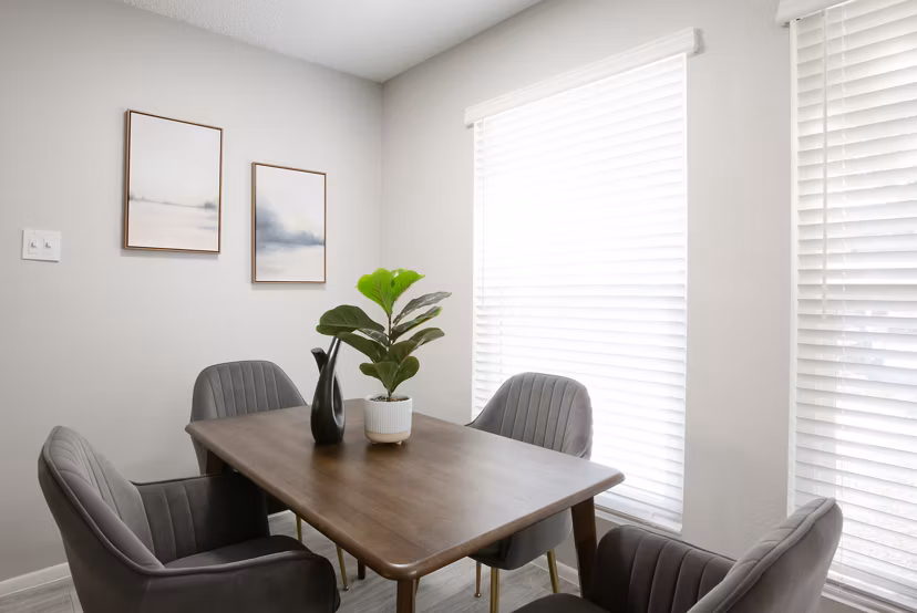 dining room at Ascent on Peoria Apartments
