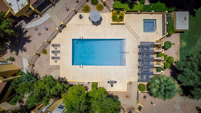 pool at Ascent on Peoria Apartments