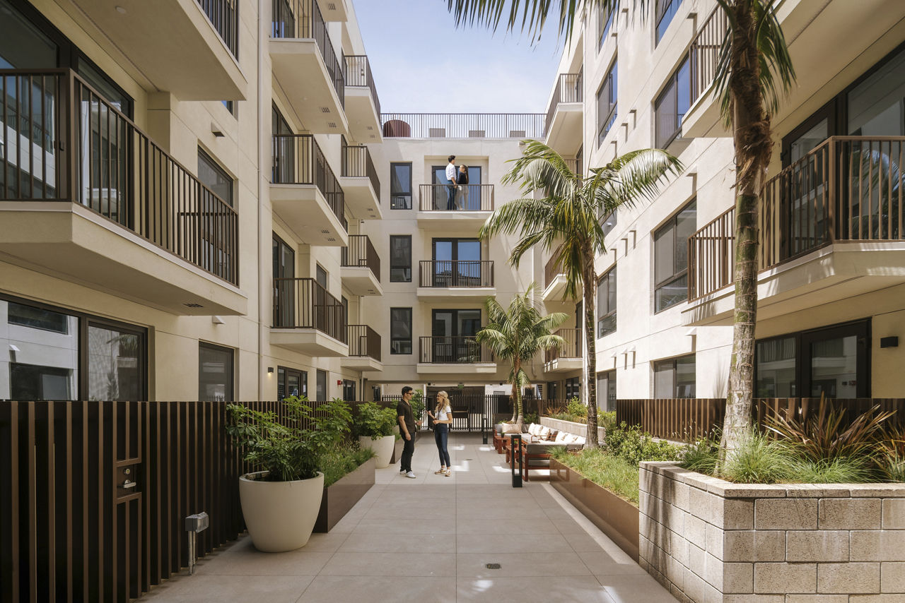 Santa Monica Collection 1430 Lincoln Santa Monica Ca 2 of 12