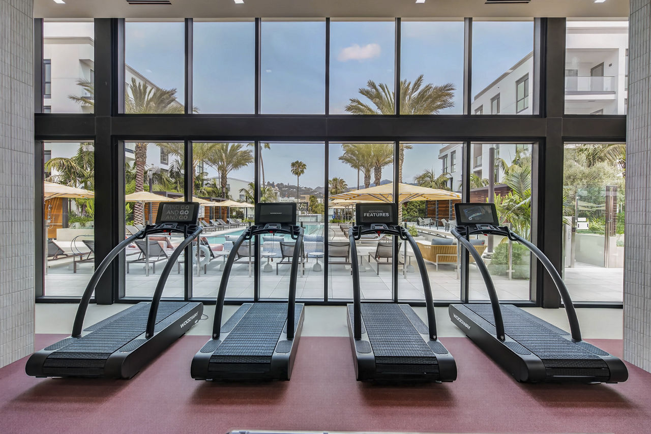 Gym at 5420 Sunset (2 of 4)