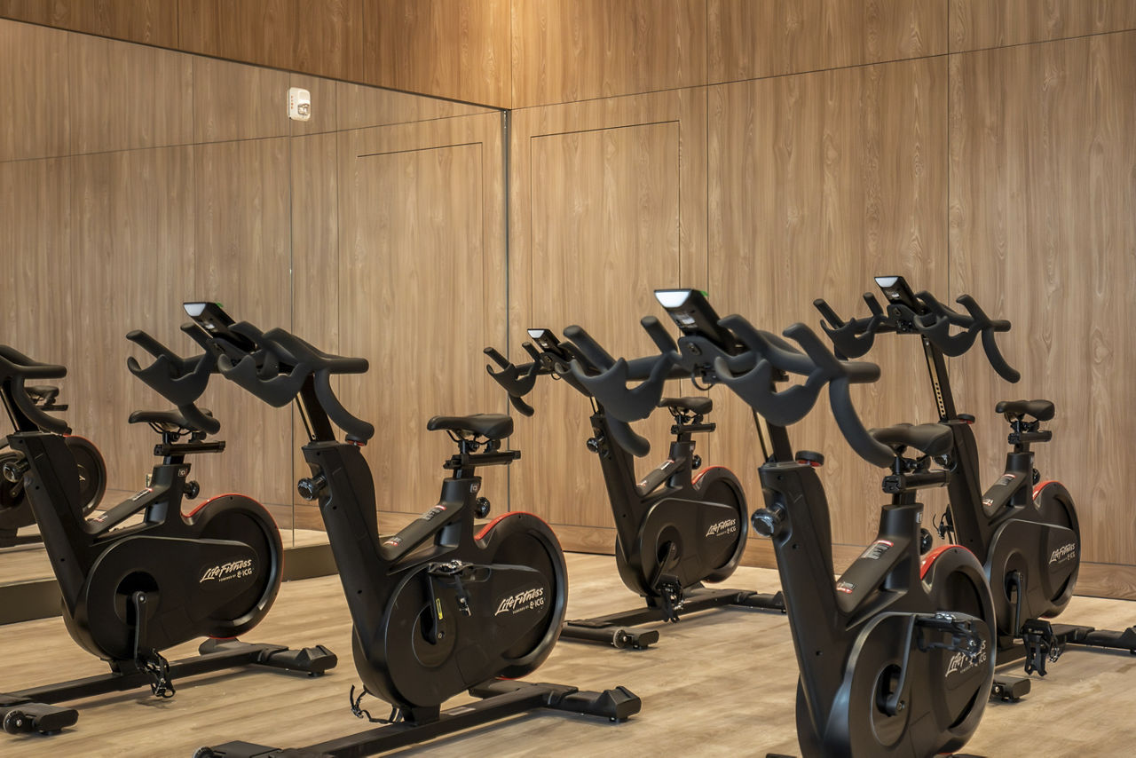 Gym at 5420 Sunset (3 of 4)