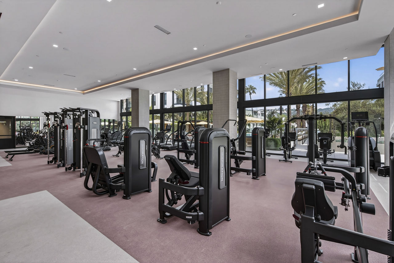 Gym at 5420 Sunset (4 of 4)