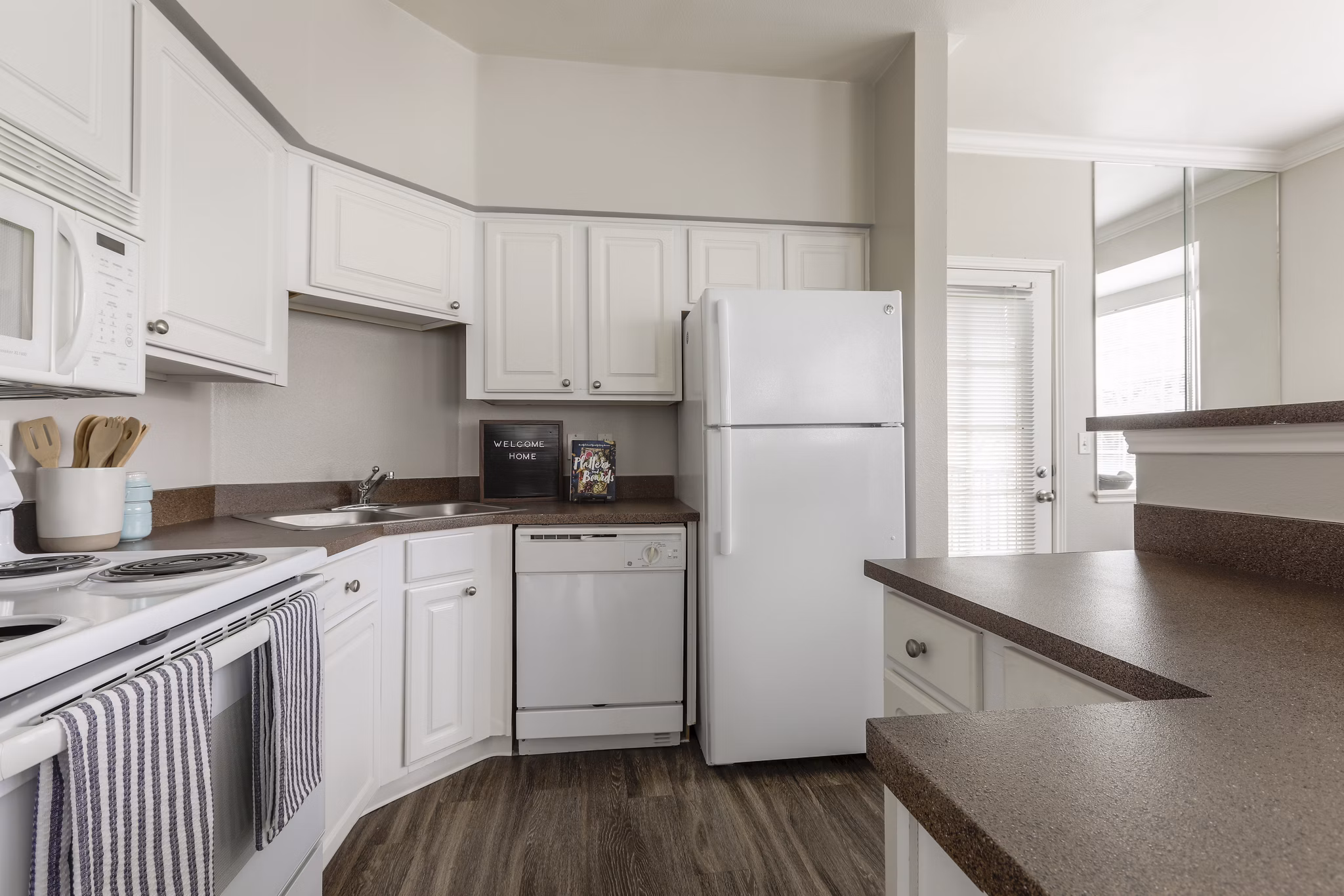 kitchen at The Retreat at Fox Hollow Apartments 