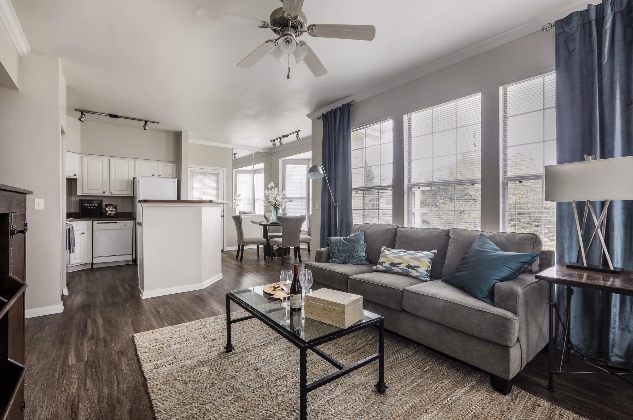 living room at The Retreat at Fox Hollow Apartments 