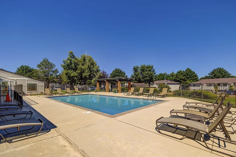 pool at Ridgeview Place Apartments 