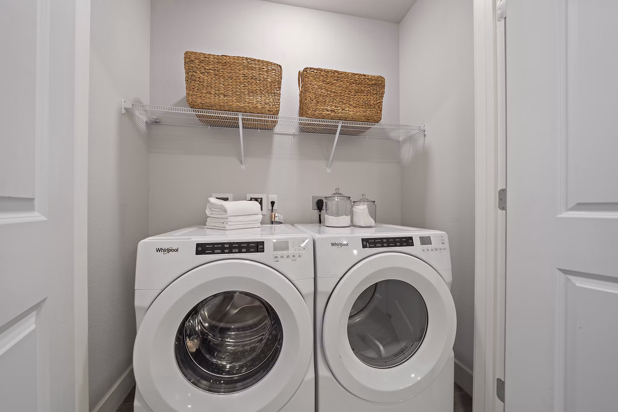 laundry facility at Mira at Palmer Ranch Apartments 