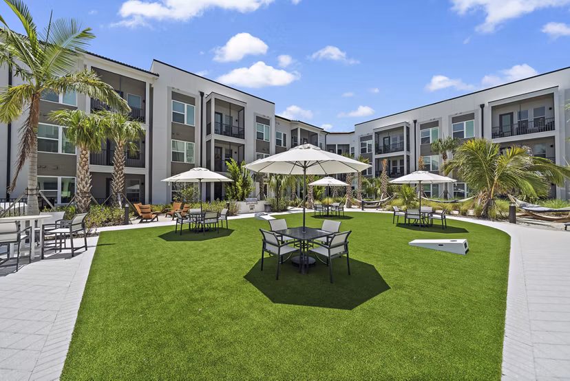 grill area at Mira at Palmer Ranch Apartments 