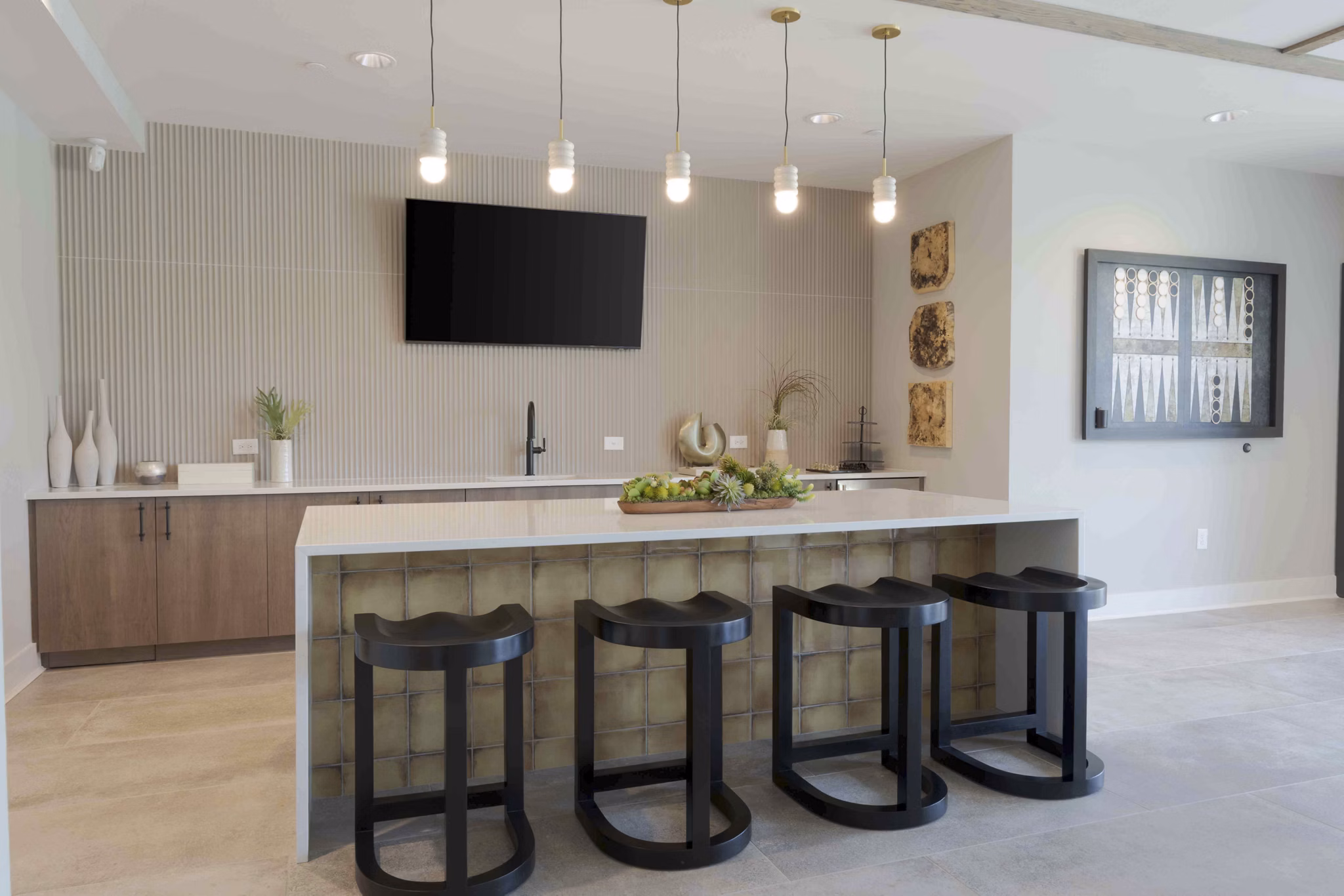 dining room at Irvington Place Apartments
