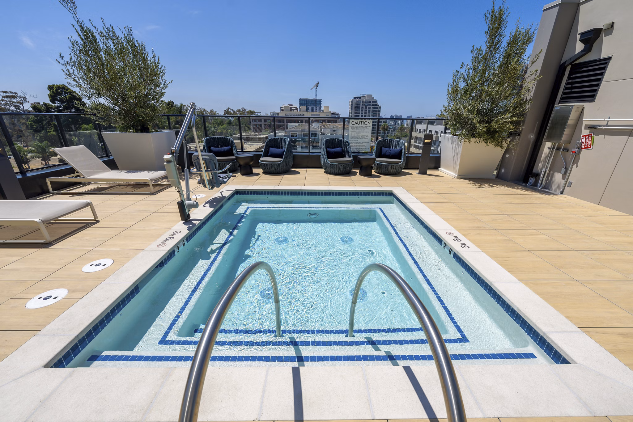 pool at Park Summit Apartments