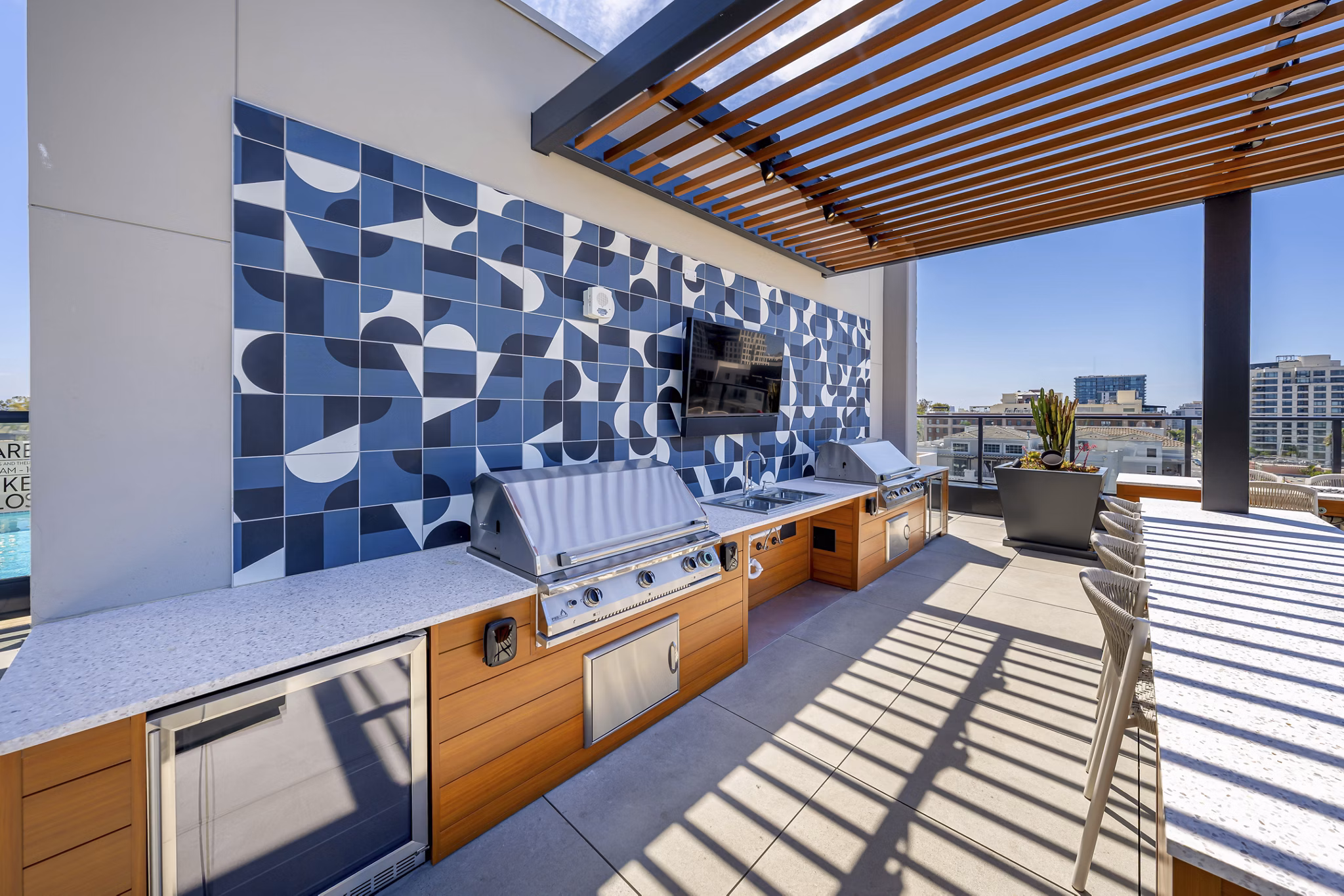 grill area at Park Summit Apartments