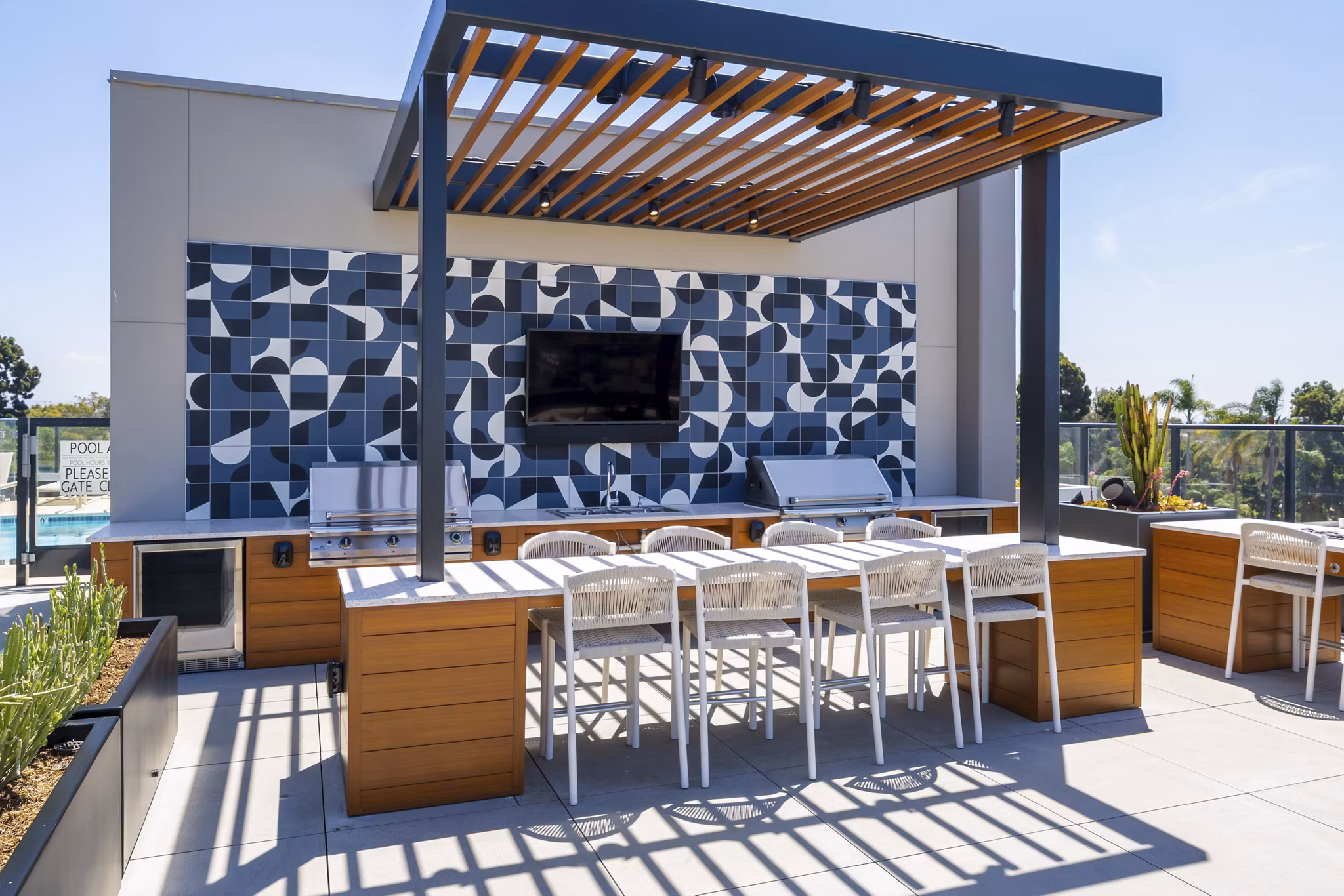 grill area at Park Summit Apartments