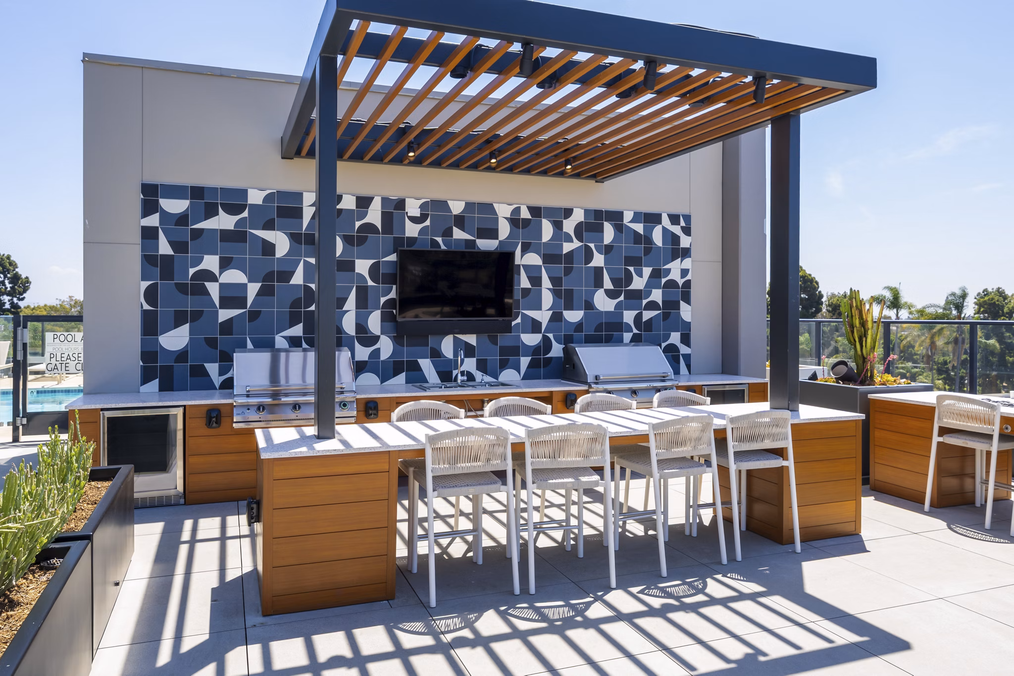 grill area at Park Summit Apartments