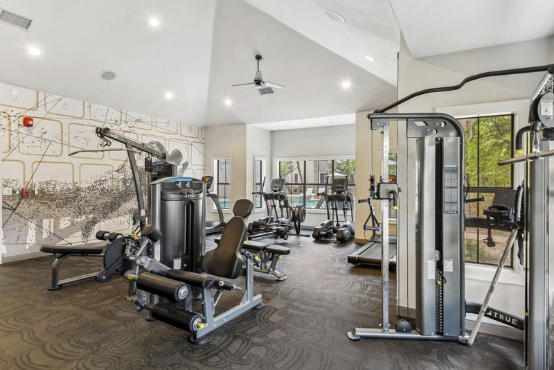 Gym at Onyx 183 (2 of 2)