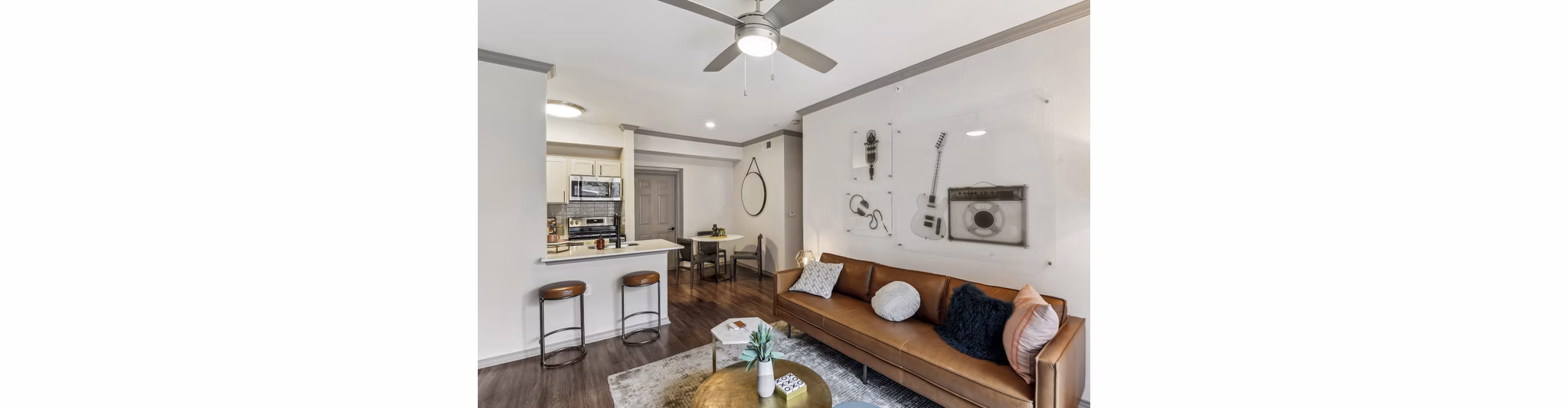living room at Onyx 183 Apartments
