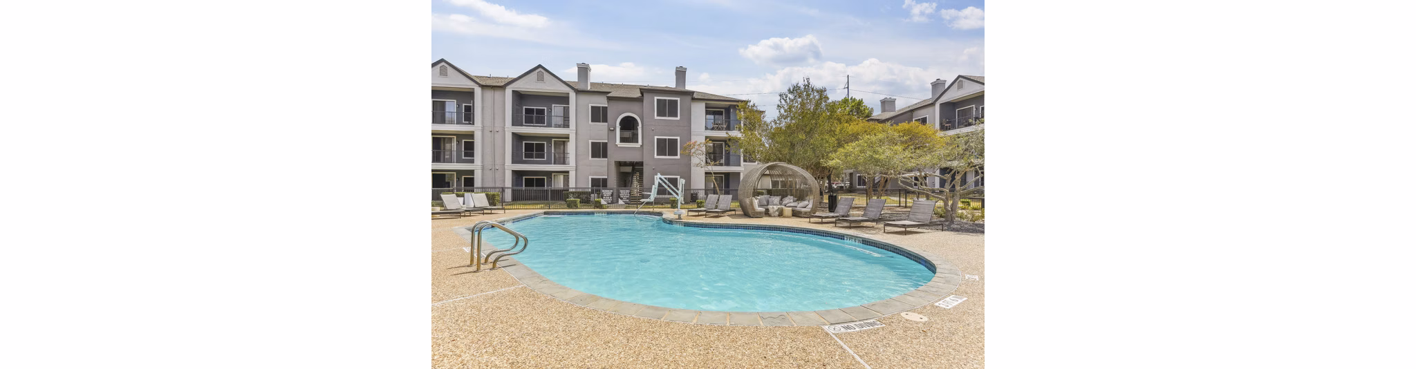 pool at Onyx 183 Apartments
